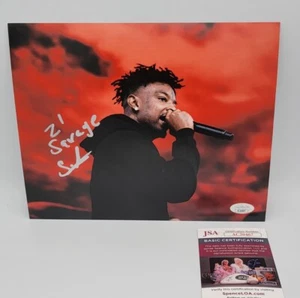 21 FOTO FIRMADA POR RAP SALVAJE 8X10 CUENTA BANCARIA RAPERO JSA RAPERO ISSA RAPERO - Imagen 1 de 3
