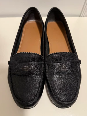 Zapato mocasín plano Coach de cuero para mujer talla 8B negro Foto 1 de 4