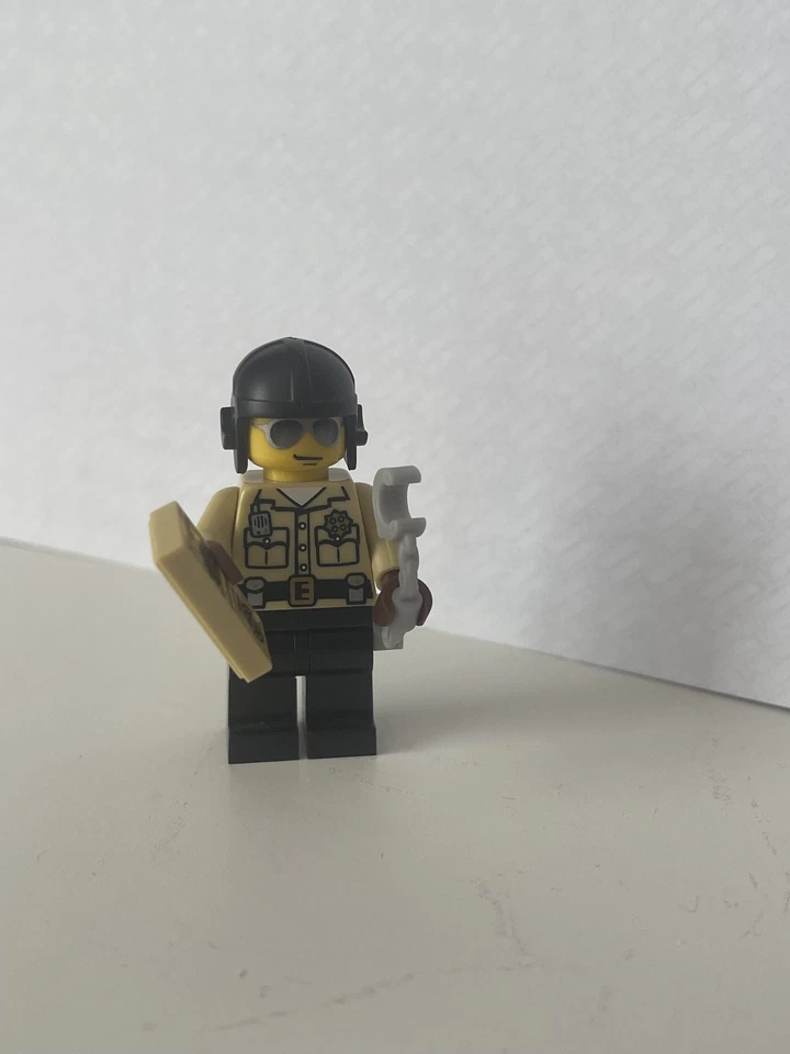  Lego Traffic Cop Minifigure Series 2 - Image 1 of 1