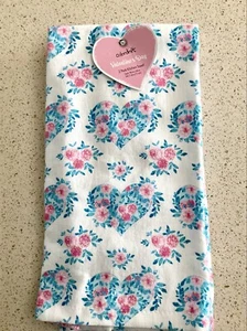 Kitchen Towels Valentine Day Flowers Hearts Set of 2 New - Picture 1 of 4