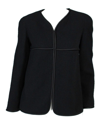 Giacca CHANEL 15A nera in tweed di lana e raso di seta con chiusura a tubino davanti 40