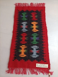 Corredor de mesa tejido con cubierta pequeña vintage hecho a mano Vlasti Bhagtn hecho en Grecia - Imagen 1 de 7