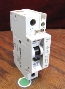 Siemens 230/400v Circuit Breaker 5SX21 C4 with 5SX9100 HS Aux - Picture 1 of 3
