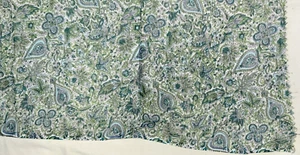 VINTAGE 1960s-1970'S Green Off White Paisley flowers Fabric Cotton sheer soft - Imagen 1 de 3