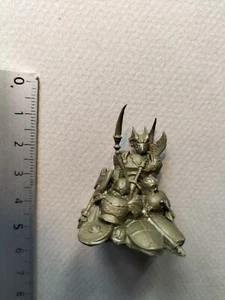 STACK OF WEAPONS & ARMORS/MINIATURE SCENERY/DUNGEON SAGA/MANTIC G924 - Picture 1 of 1