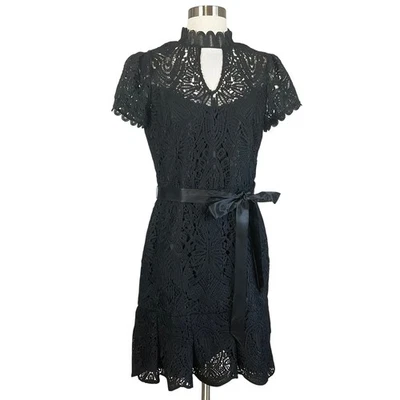 Vestido de Coquetel Feminino White House Black Market Tamanho 4 Preto Renda Fit and Flare - Imagem 1 de 4