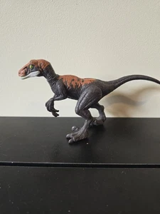 Jurassic World: Dominion VELOCIRAPTOR Exclusive Ferocious Pack Action Figure - Picture 1 of 5