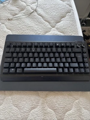 Razer BlackWidow V4 75% Gaming Keyboard Black, Great Condition. No Arm Rest - Image 1 of 4