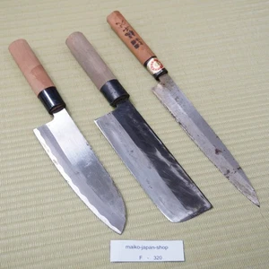 Sale! 3-teiliges japanisches Vintage Messerset Santoku Nakiri Yanagiba signiert Sushi F-320 - Bild 1 von 17