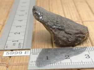 SCHWARZER BERNSTEIN Naturrohstein - Import USA - Mineralien Lithotherapie Reiki  - Bild 1 von 3