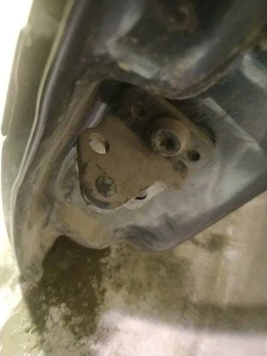 Audi A6 2001 Door Hinge - REAR USED, GENUINE #2311255-15 - Image 1 of 4