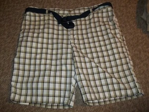 Izod Men's Shorts, Size 40, Plaid, With Belt, 10" Inseam - Picture 1 of 3