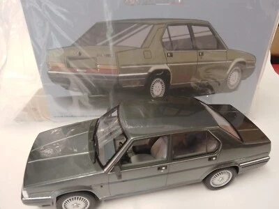 Laudoracing Alfa Romeo 90 2.5i Quadrifoglio Oro grigio metal. 1985 1/18 LM133E - Immagine 1 di 2