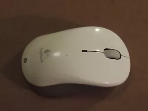 White Logitech M-RCQ142 Wireless Bluetooth Laser Mouse, Does not need Dongle - Picture 1 of 3