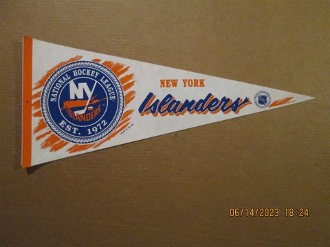 NHL New York Islanders Vintage EST.1972 Circa 1992 Team Logo Hockey Pennant Cover