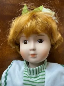 Movimiento musical de porcelana realista Heritage Dolls en caja original 102434 - Imagen 1 de 5
