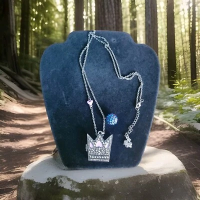 Collar colgante corona Vera Wang 30 pulgadas con corazones morados nacidos para gobernar Foto 1 de 4