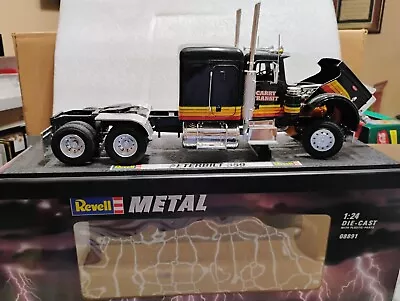 Revell 1/24 Scale 08891 - Peterbilt 359 Truck - Black - Image 1 of 4