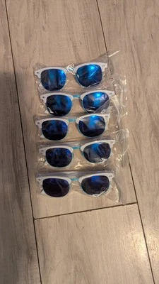 5 PARES DE GAFAS DE SOL BLANCAS/AZULES  Foto 1 de 2