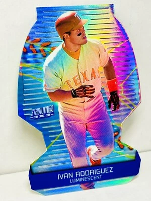 2000 STADIUM CLUB 3X3 LUMINESCENT DIE CUT REFRACTOR IVAN RODRIGUEZ #3X3/2B - Image 1 of 2
