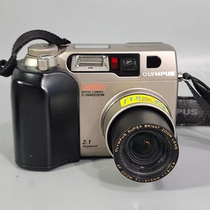 Olympus Camedia C-2040 Zoom Digital Camera 2.1 Mega Pixel Black Metallic Silver - Picture 1 of 23