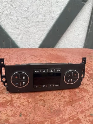 2012-2014 TAHOE SUBURBAN CLIMATE TEMPERATURE A/C HEATER CONTROL 20921712 OEM - Image 1 of 4