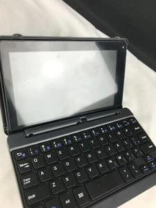 RCA Voyager 7 inch Tablet Model with Keyboard/Case Bundle 16 GB Storage - Picture 1 of 13