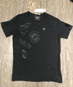 Uniqlo Travel Luggage Labels Golden Age Laughing Elephant Seattle T Shirt L NWT - Picture 1 of 11