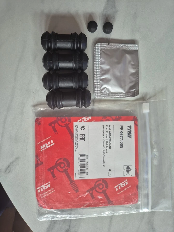 FOR AUDI A4 A5 A6 Q5 B8 C7 Front Brake Pad Calliper  Fitting Kit  - Image 1 of 1