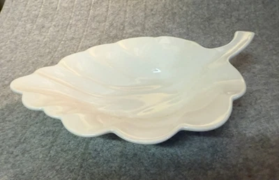 "Plato hoja porcelana blanca colección MARTHA STEWART colección 10"" NUEVO Foto 1 de 4