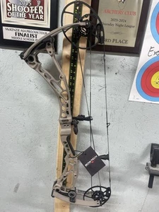 Bowtech Solution LS Right Hand 60 Pound Sand - Picture 1 of 9