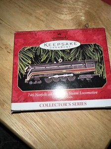 NEW Hallmark Keepsake Ornament 746 Norfolk Western Steam Locomotive Lionel 1999