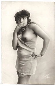 1920 Bohemian Beatnik French NUDE Girl Smoking Cigarette - Vintage Photograph - Bild 1 von 2