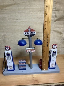 Vintage Standard Oil PUMP ISLAND, HAND CRAFTED 1:18TH SCALE DIORAMA Wood &Metal. - Picture 1 of 7