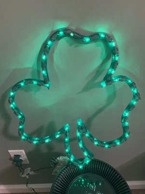 2 luzes vintage iluminadas para decoração de janela silhueta trevo irlandês dia de São Patrício - Imagem 1 de 3