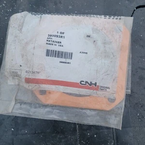 New Holland Case IH 380093R1 Retainer PLATE CNH - Picture 1 of 1