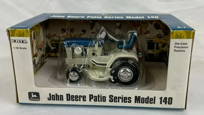 Tractor Ertl John Deere serie patio modelo 140 azul abeto 1/16 precisión  Foto 1 de 4