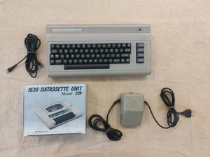 COMMODORE 64 BISCOTTONE + DATASETTE - Zdjęcie 1 z 11