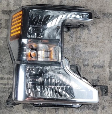Faro derecho LED FORD F250 Super Duty 2017-2019 usado OEM ver descripción Foto 1 de 4