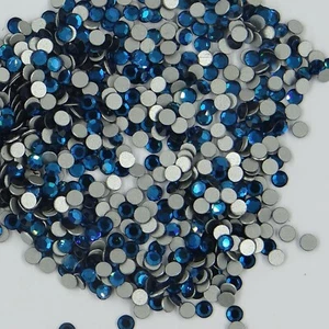 2000 SS7 CB: 100 Swarovski Strasssteine Flachboden SS7 (2,2mm) CAPRI BLUE - Bild 1 von 4