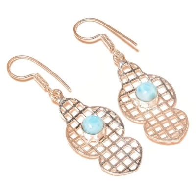 Pendientes colgantes de filigrana hechos a mano con gemas de cabujón Larimar caribeño superpuestas de plata Foto 1 de 3