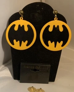 VTG DC Comics Batman Logo Pierced Drop Earrings - Picture 1 of 4