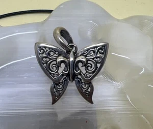 Natural Solid 925 Sterling Silver Handmade Butterfly Pendant Fleur De Lis - Picture 1 of 9