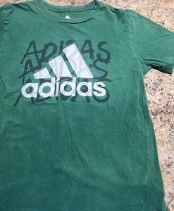 *Boy’s Adidas T-Shirt Size 10/12 - Picture 1 of 2