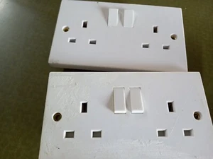 double socket - Picture 1 of 2