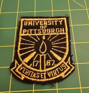 Vintage University Of Pittsburgh Black And Yellow Souvenir Patch B2B1 - Picture 1 of 2