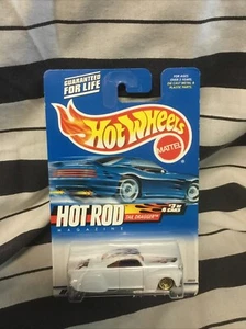 Hot Wheels 2000 Hot Rod Magazine White Tail Dragger Gold Lace Wheels #7 A9 - Picture 1 of 3