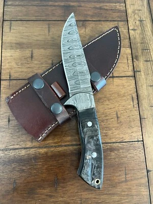 СДЕЛАННЫЙ НА ЗАКАЗ РУЧНОЙ РАБОТЫ ДАМАССКИЙ РОГОВЫЙ НОЖ, МОЗАИЧНАЯ БУЛАВКА И ПЕРВОКЛАССНЫЕ НОЖНЫ R11 - Изображение 1 из 4