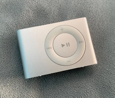 Apple iPod Shuffle 2nd Generation 1GB Silver PLEASE READ DESCRIPTION ref.3001 - Image 1 of 2