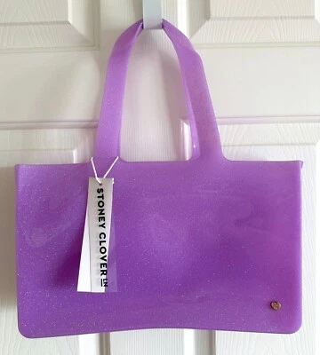 НОВЫЙ С ЯРЛЫКАМИ НОВЫЙ STONEY CLOVER ПЕРЕУЛОК ЖЕЛЕ СУМКА С КОРОТКИМИ РУЧКАМИ ВИНОГРАД ФИОЛЕТОВЫЙ BEACH БЛЕСТЯЩИЙ $98 БАССЕЙН - Изображение 1 из 4